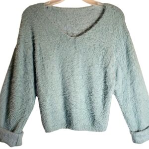 Daisy women's XL soft blue cashmere long sleeve pullover blouse. 6054
